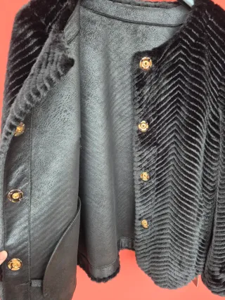 Pelliccia corta nera