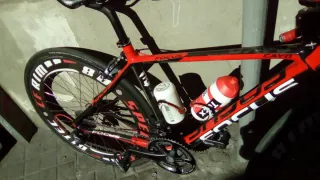 FOCUS CAYO EVO 3.0 Bicicleta de carretera 11v