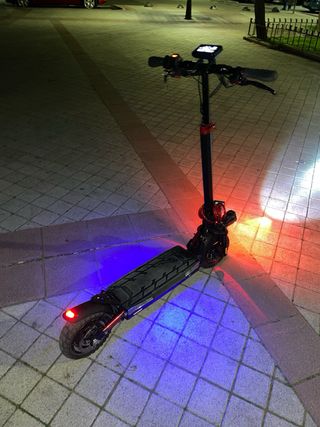 Patinete Eléctrico con Luces LED