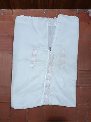 Saco de bebé blanco con encaje rosa - 45 x 66 cm
