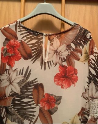 Blusa floreale maniche 3/4