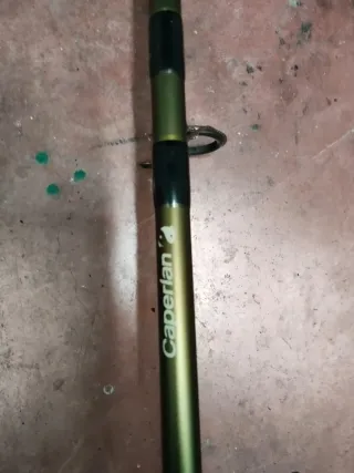 2 Cañas de pescar con carretes