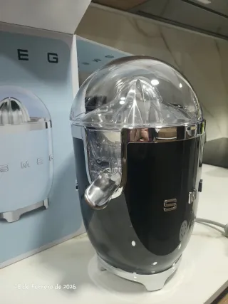Exprimidor SMEG Negro
