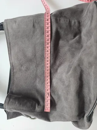 Borsa in pelle effetto scamosciato grigio