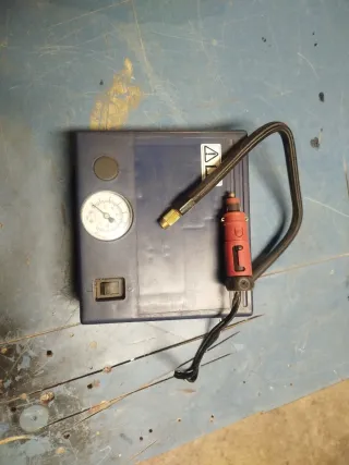 Compresor Coche 12V con Manómetro