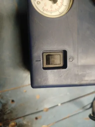 Compresor Coche 12V con Manómetro