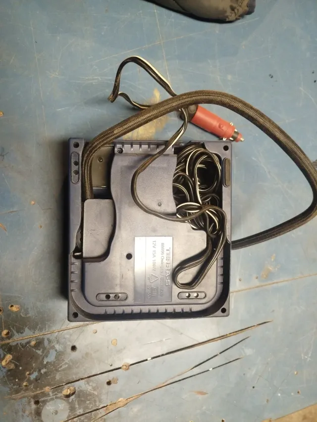 Compresor Coche 12V con Manómetro