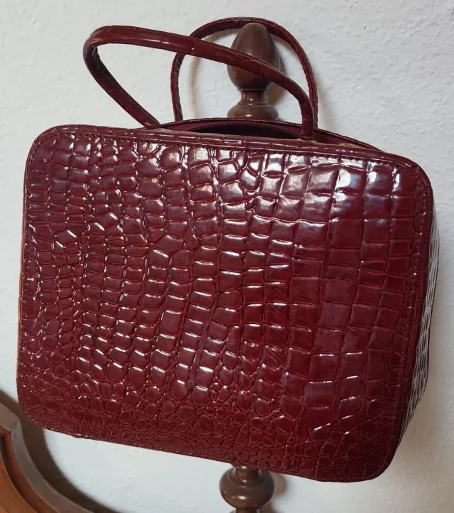 Bolso maletín vintage rojo