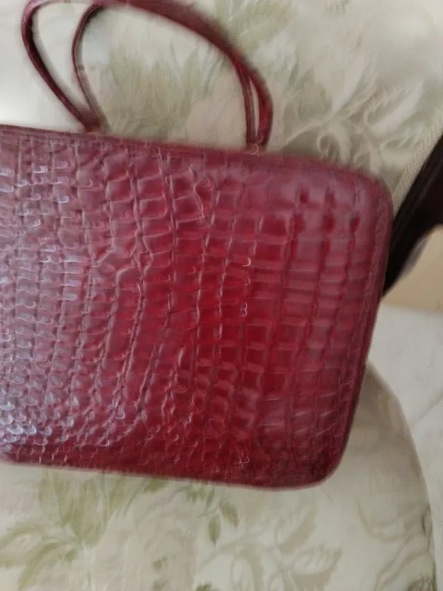 Bolso maletín vintage rojo
