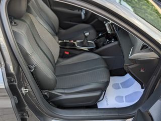 Peugeot 208 1.5EcoBlue Allure 100 Garantía IVA Inc