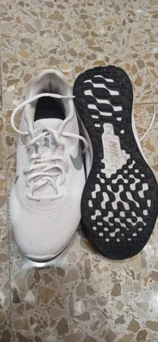 Nike Revolution 7 Talla 44