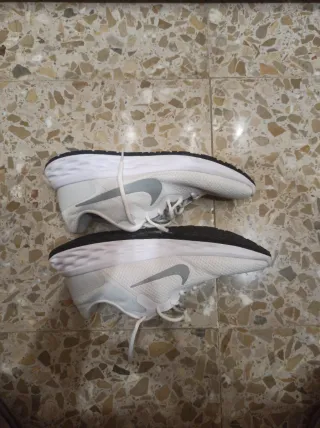 Nike Revolution 7 Talla 44