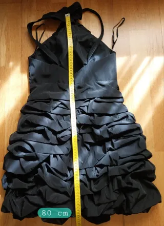 Vestido fiesta negro ajustado. Florido. Precioso.