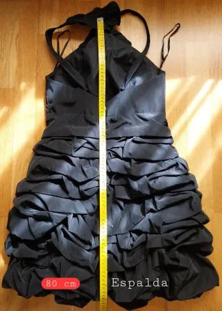 Vestido fiesta negro ajustado. Florido. Precioso.