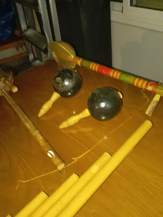 Set di strumenti musicali artigianali vintage