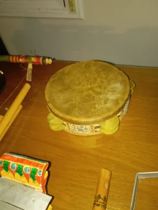 Set di strumenti musicali artigianali vintage