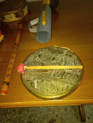 Set di strumenti musicali artigianali vintage