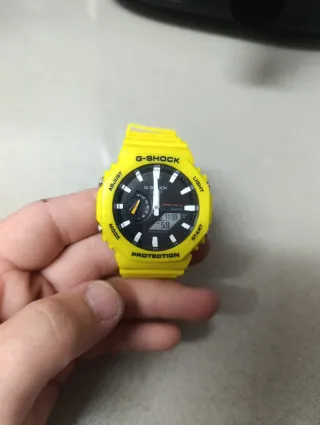Reloj Amarillo