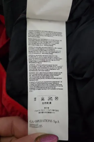 Chaqueta de plumas acolchada roja