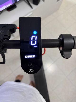 Patinete Xiaomi 4 Lite con placa