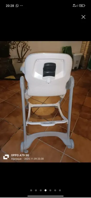 Trona de bebé CAM, reclinable y con ruedas