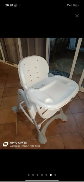 Trona de bebé CAM, reclinable y con ruedas