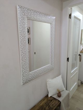 Espejo decorativo plata y blanco de 70x90
