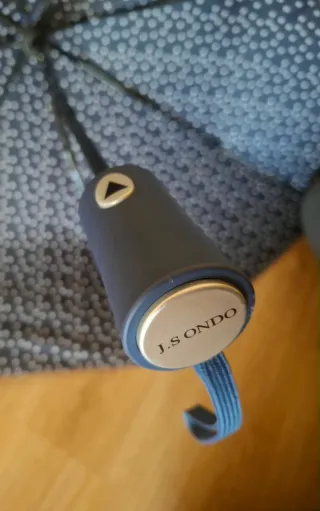 2 Ombrelli Pieghevoli (Nero e Blu)