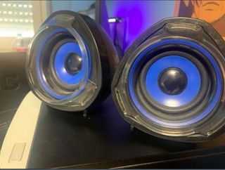 Monitor AOC E2050S con teclado, ratón y altavoces