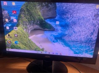 Monitor AOC E2050S con teclado, ratón y altavoces
