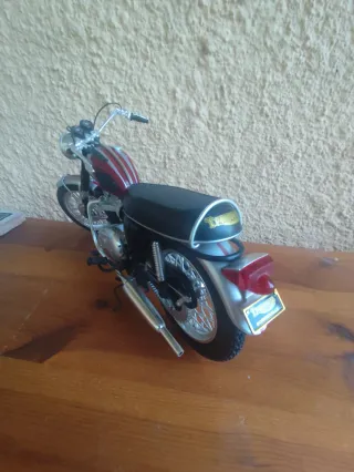 Miniatura Triumph Bonneville 1/6