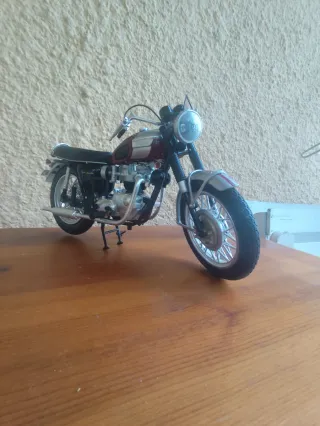 Miniatura Triumph Bonneville 1/6