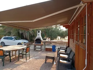 Casa de madera  con 2 años