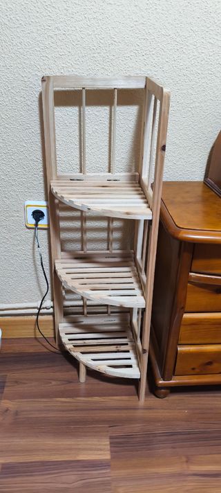 Estantería plegable de madera