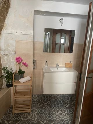 alquila habitacion para 1 persona  Se pide nomina