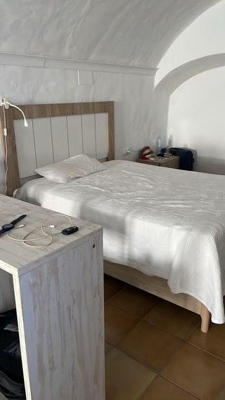 alquila habitacion para 1 persona  Se pide nomina