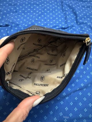 Pochette Valleverde nera con logo