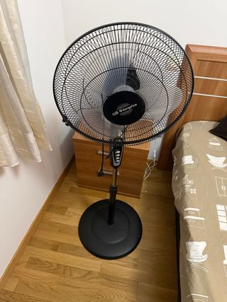 Ventilador de pie negro Orbegozo