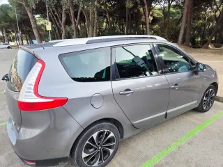 Renault Grand Scenic 2015