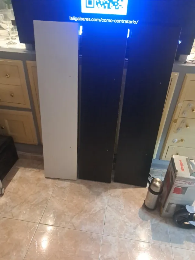 Estantería Ikea Negra y Blanca 25 euros las 3