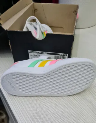 Tenis Adidas Niña Grand Court 2.0 N° 30 pie