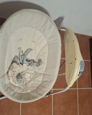 Mecedora eléctrica para bebé