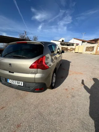 Peugeot 3008 2011