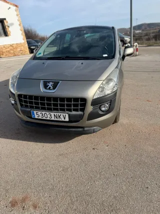 Peugeot 3008 2011