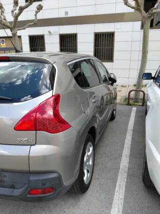 Peugeot 3008 2011
