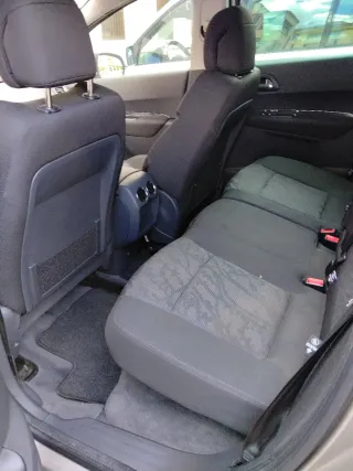 Peugeot 3008 2011