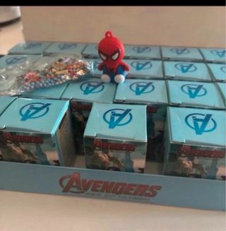 Caja 24 Llaveros Avengers Goma Nuevos