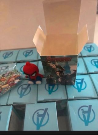 Caja 24 Llaveros Avengers Goma Nuevos