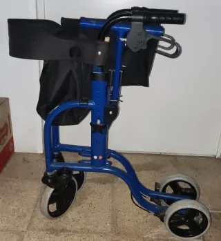 Andador para adultos azul con cesta