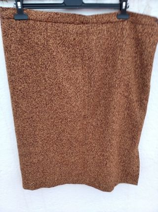 Falda marrón de punto